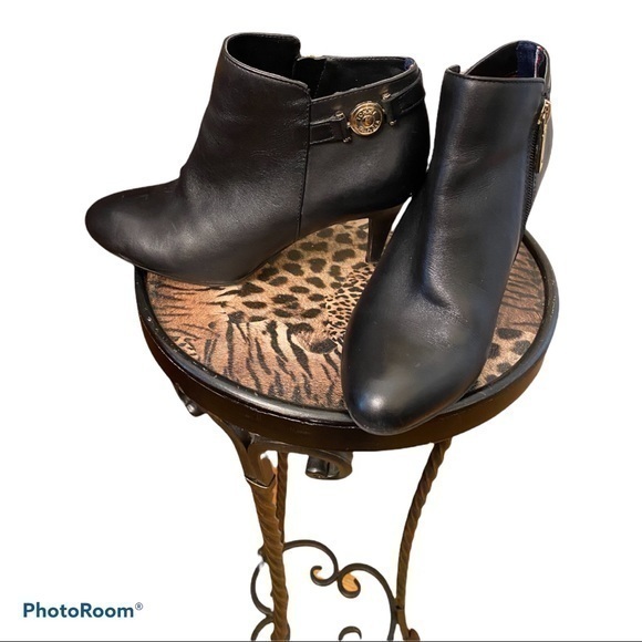 Tommy Hilfiger’s “Velesia” black ankle boots booties Size 7.5 - Picture 1 of 10